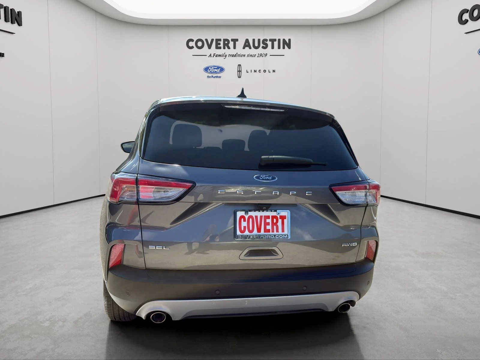 Used 2021 Gray Ford SEL image 4