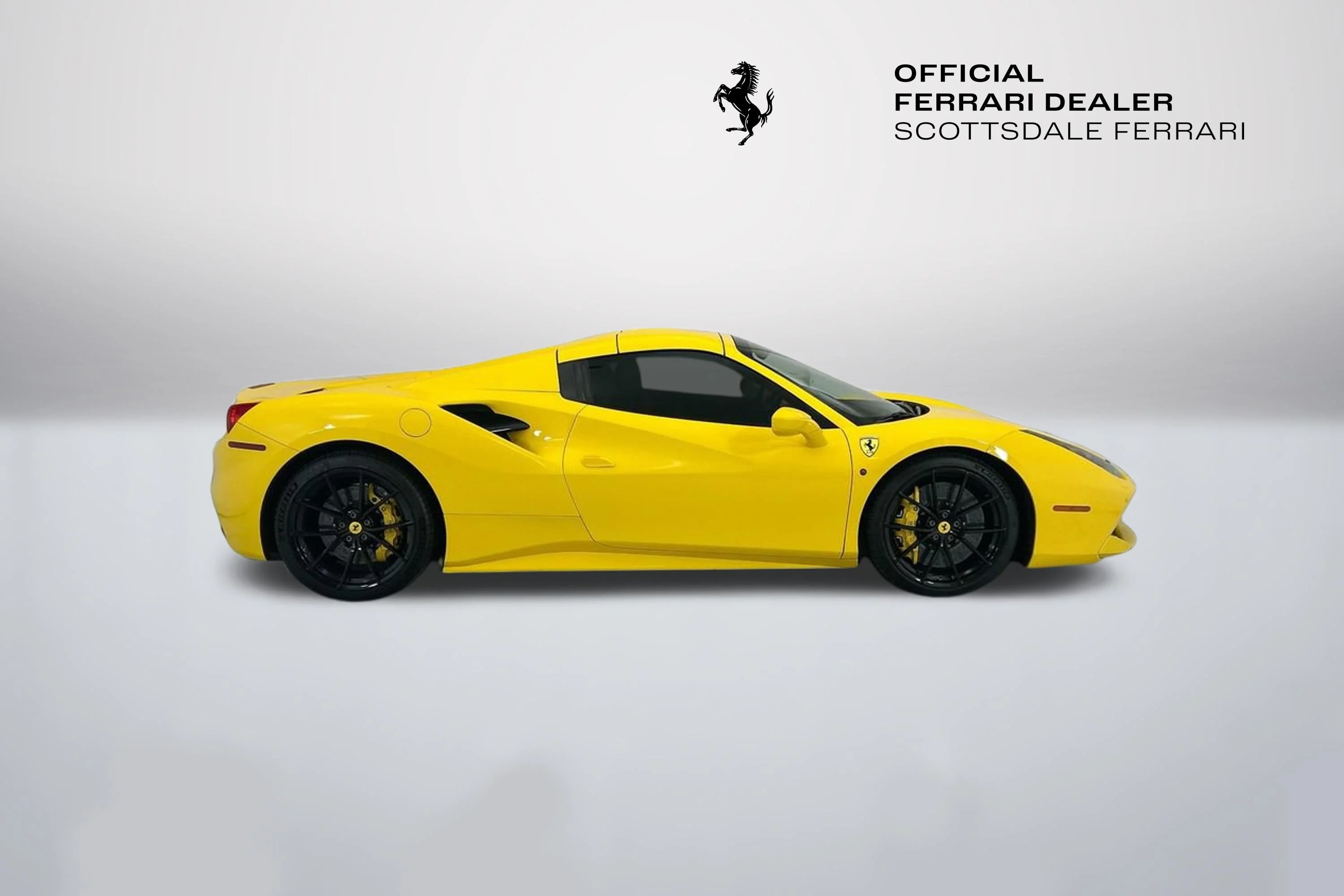 Used 2017 Giallo Modena Ferrari  image 12