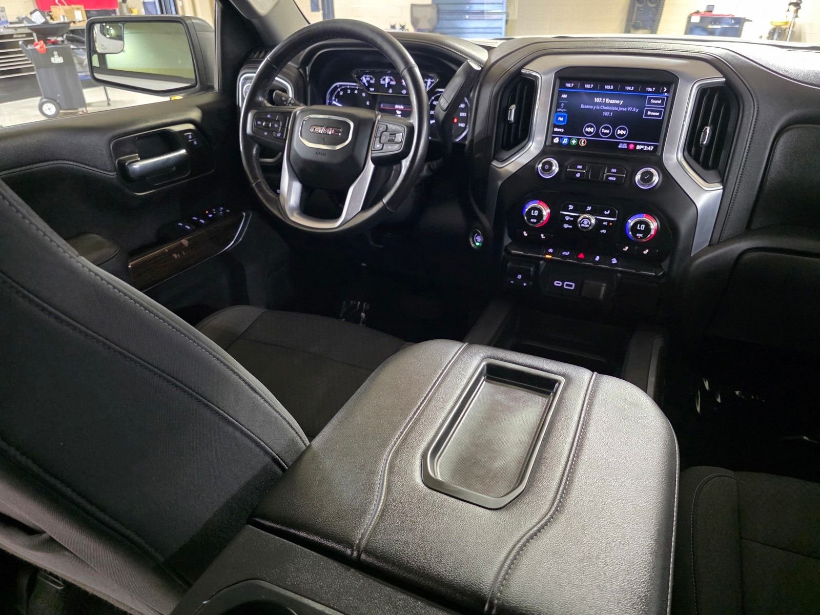 Used 2021 Summit White GMC Elevation image 22