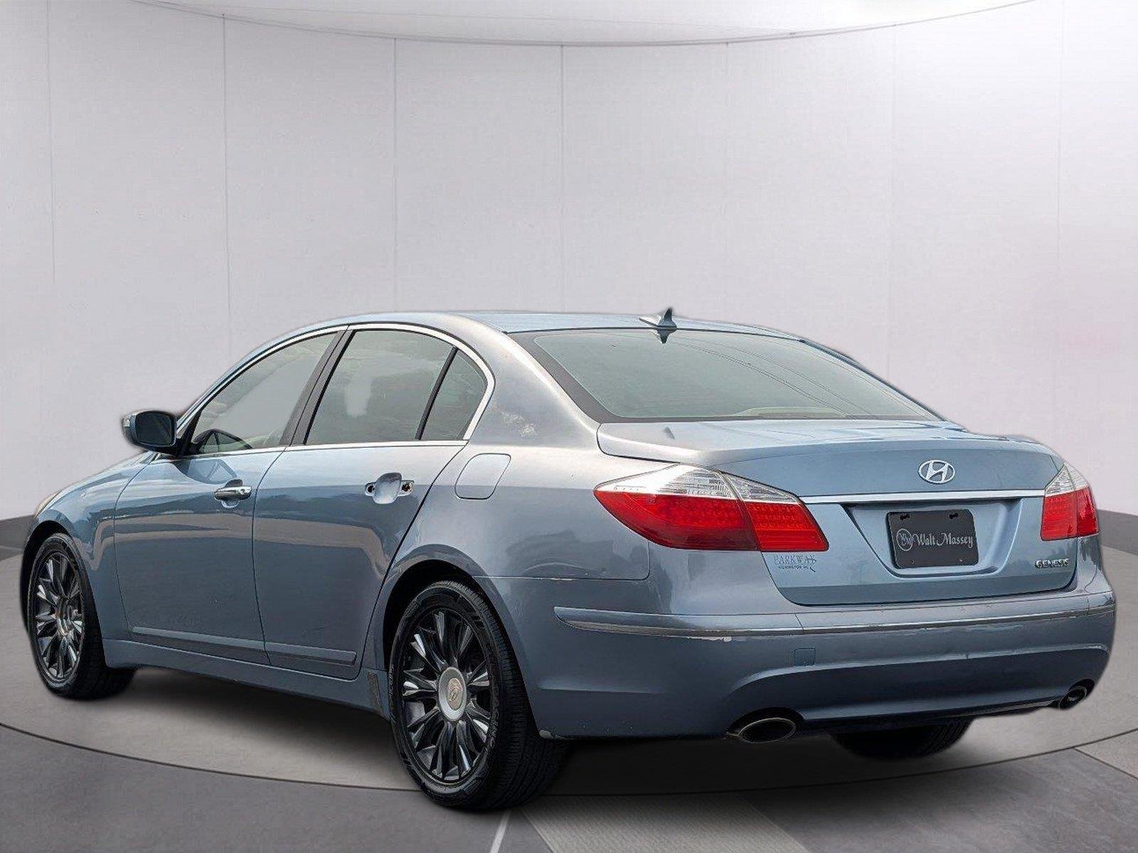 Used 2009 Sterling Blue Metallic Hyundai 3.8L image 3