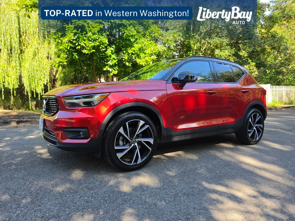 Used 2022 Red Volvo R-Design image 1