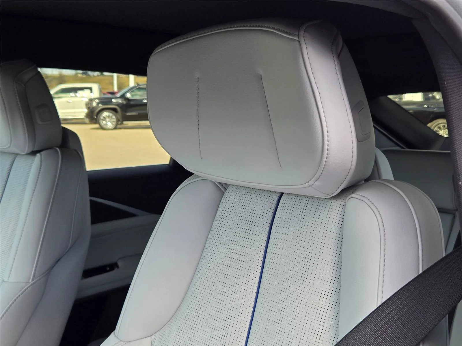 2026 Cadillac LYRIQ Sport - Photo 12