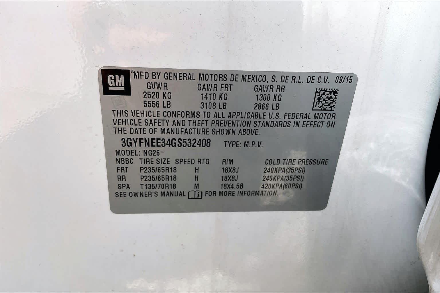 Used 2016 Platinum Ice Tricoat Cadillac Luxury Collection image 33