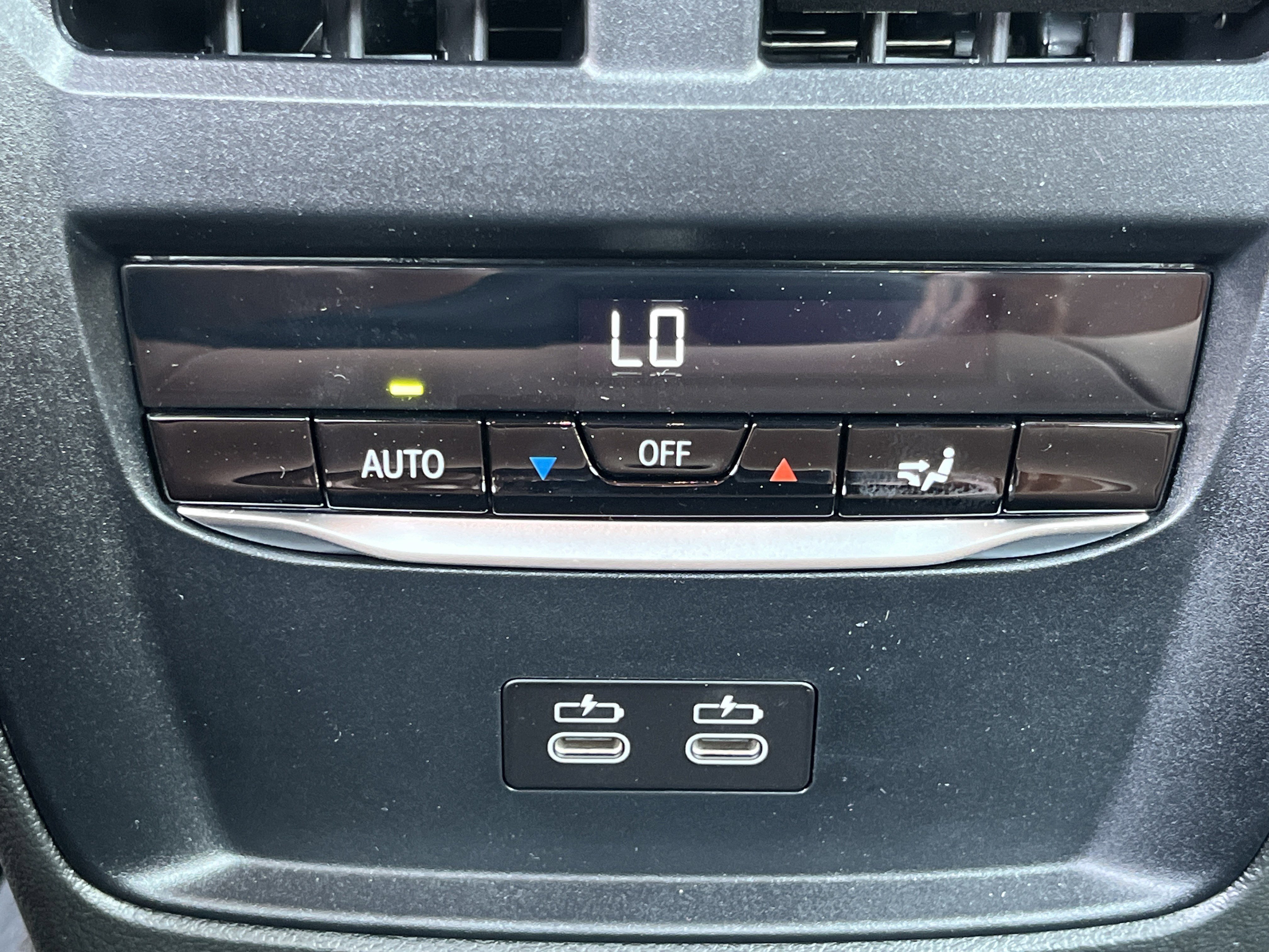 2025 BMW 3 Series 330i - Photo 22