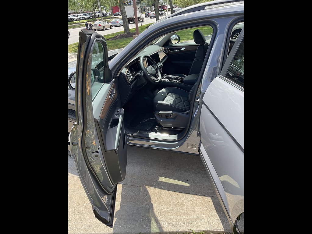New 2026 Pure Gray Volkswagen SE 4Motion image 7