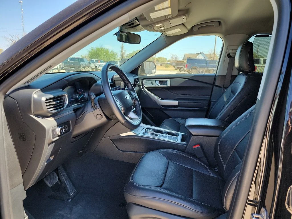 Used 2023 Black Ford Limited image 19