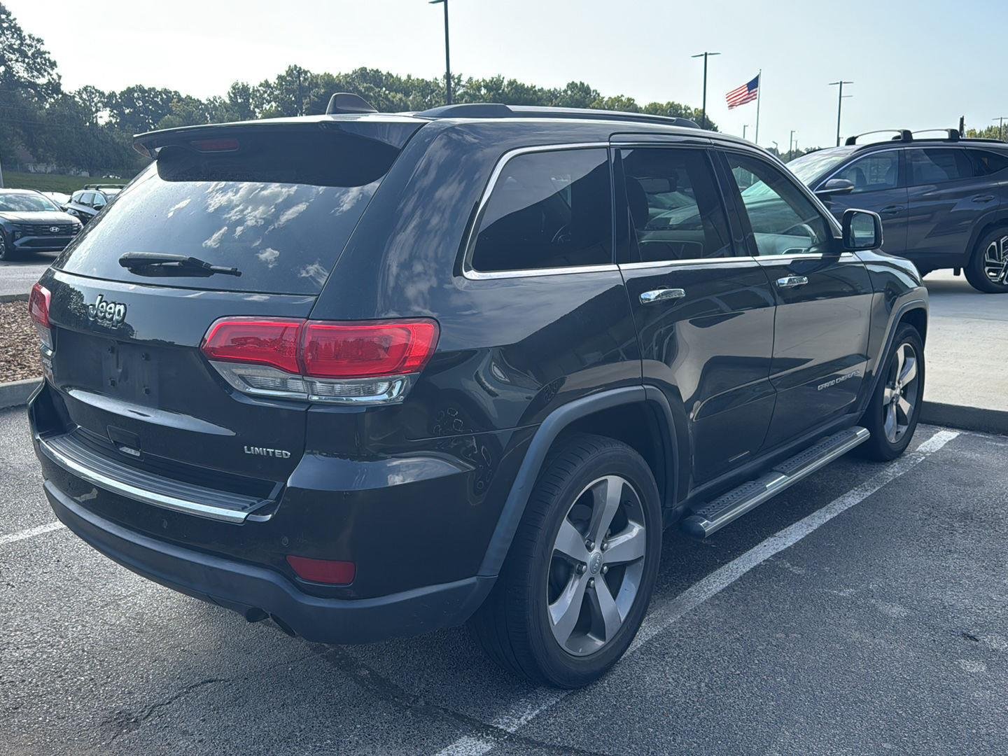 Used 2015 Brilliant Black Crystal Pearlcoat Jeep Limited image 5