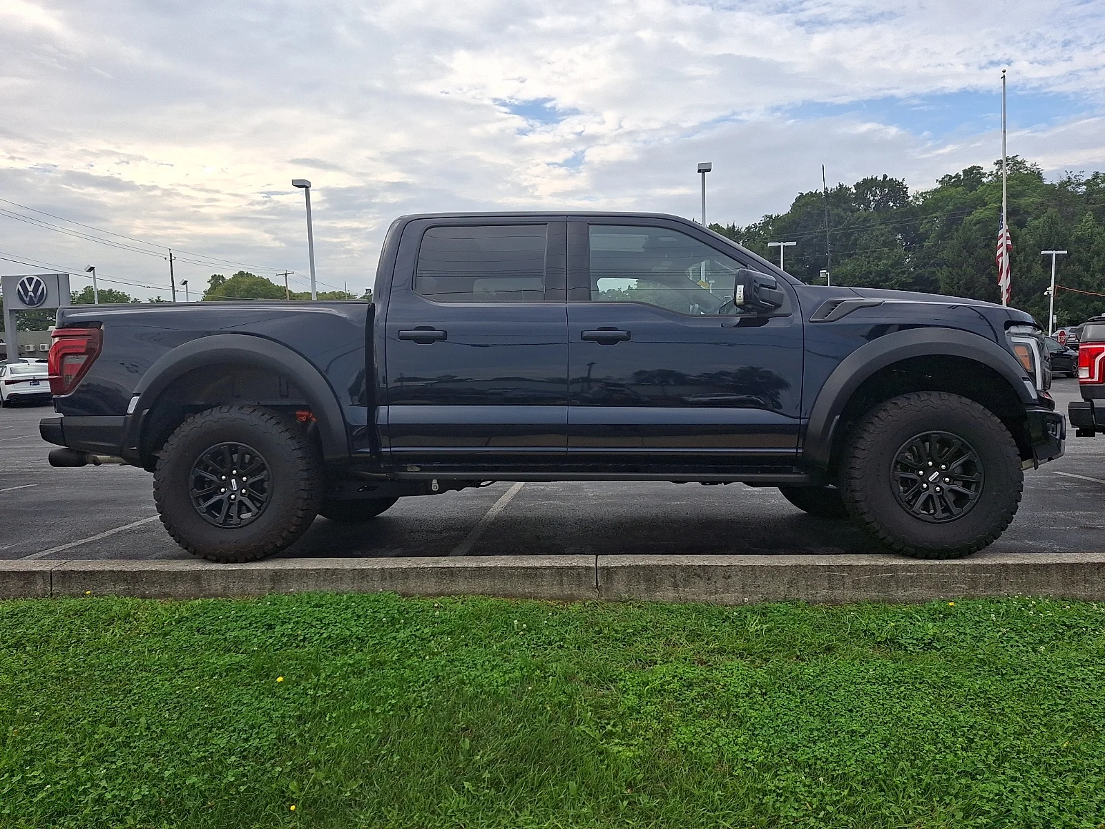 Used 2024 Antimatter Blue Metallic - HX Ford Raptor image 7