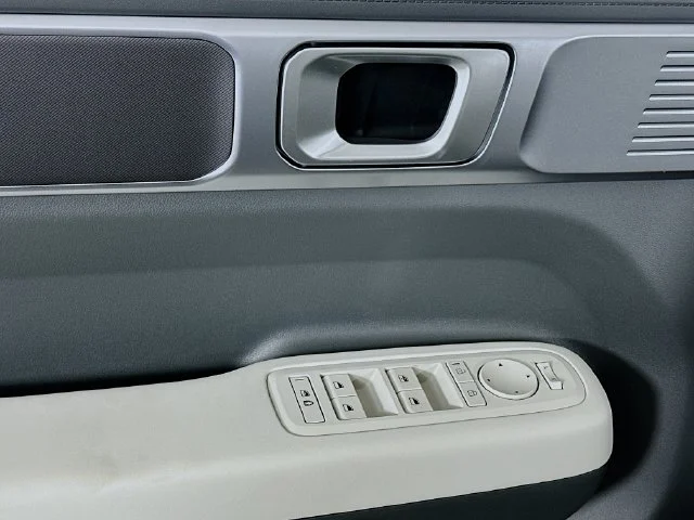 New 2026 Silver Hyundai SE image 10