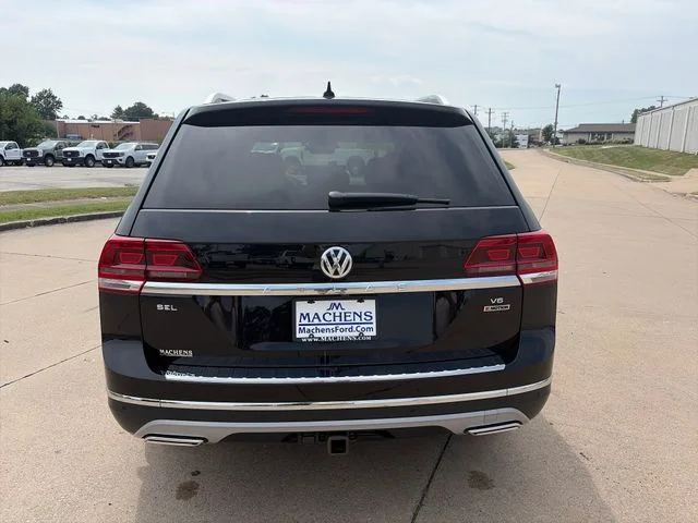 Used 2018  Volkswagen SEL image 4
