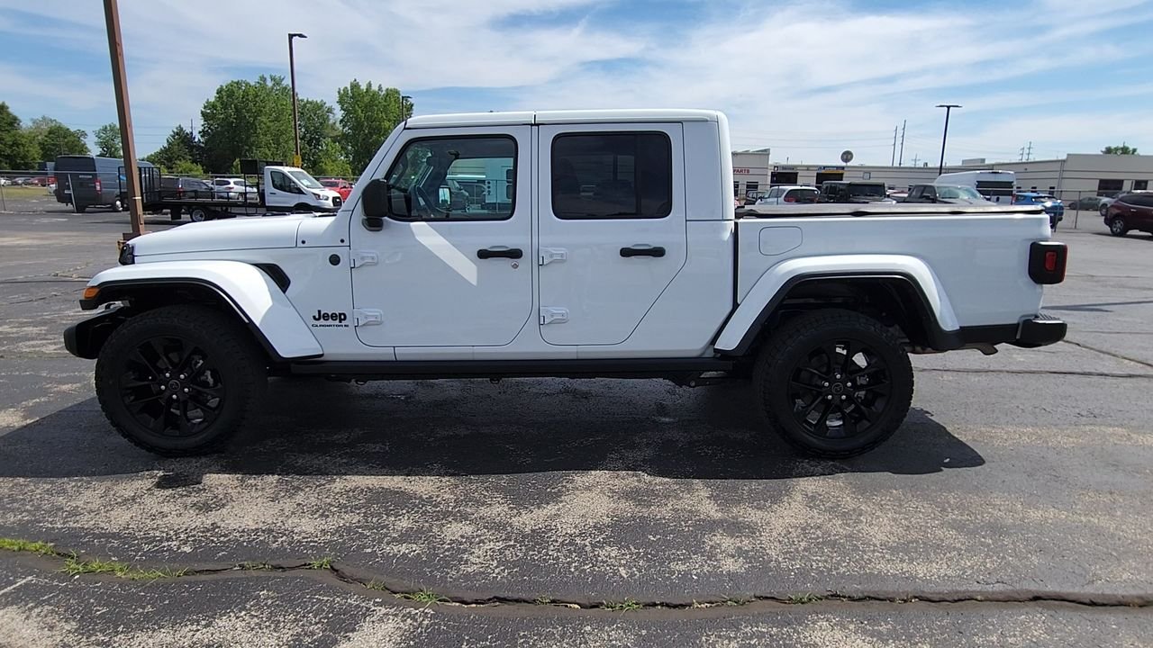 Used 2024 Bright White Clearcoat Jeep Nighthawk image 5