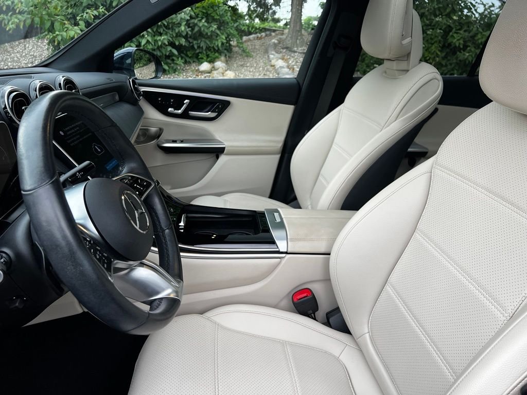 Used 2024 Blue Mercedes-Benz GLC 300 image 8