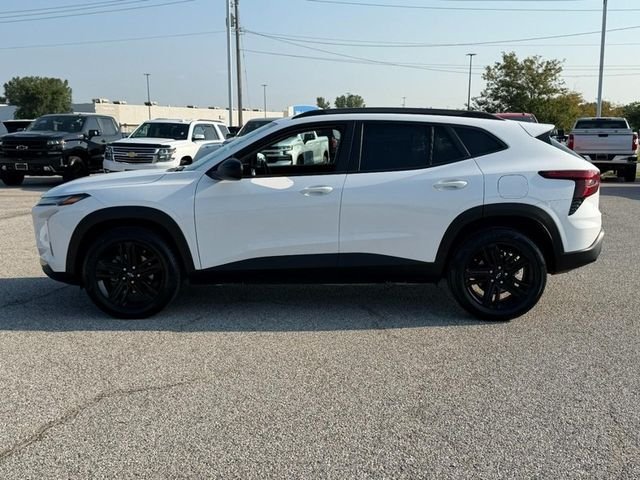 Used 2024 Summit White Chevrolet ACTIV image 26