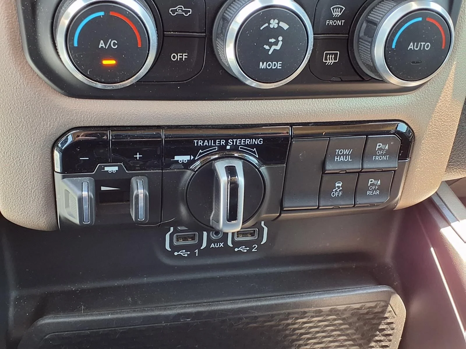 Used 2022 White Ram Laramie image 14