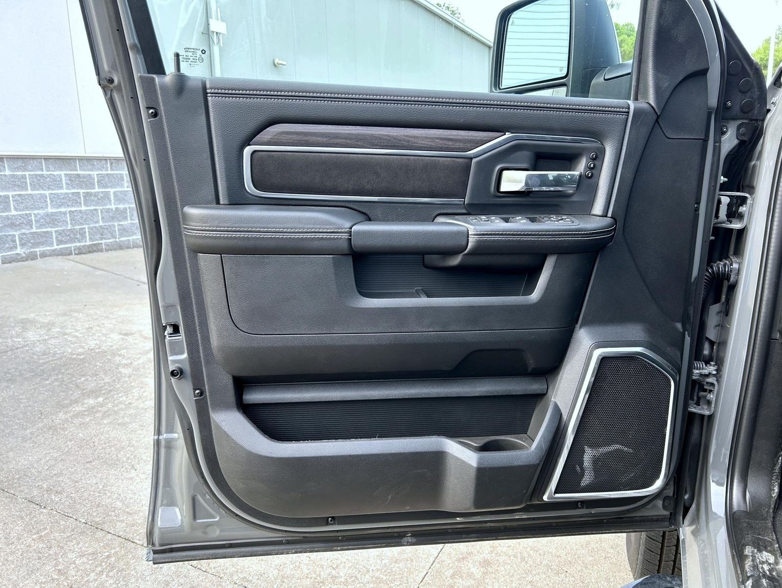 New 2026 Ceramic Gray Clear-Coat Exterior Paint RAM Laramie image 9