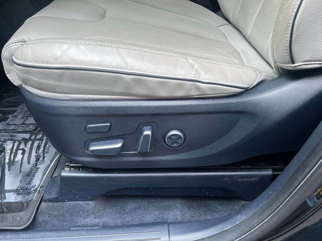 Used 2023 White Hyundai Limited image 15
