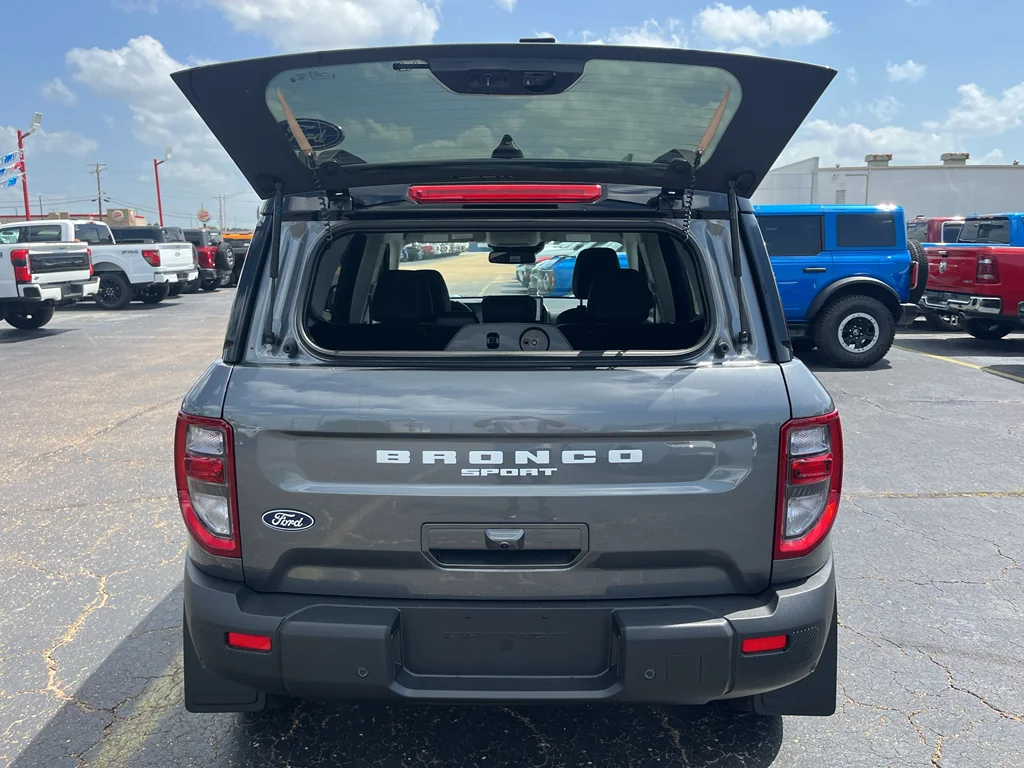New 2026 Carbonized Gray Metallic Ford Outer Banks® image 15