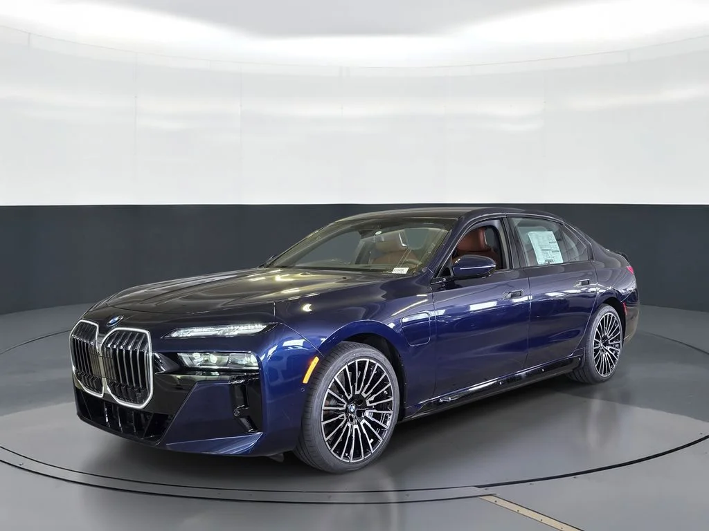 New 2026 Tanzanite Blue II Metallic BMW 750e xDrive image 1
