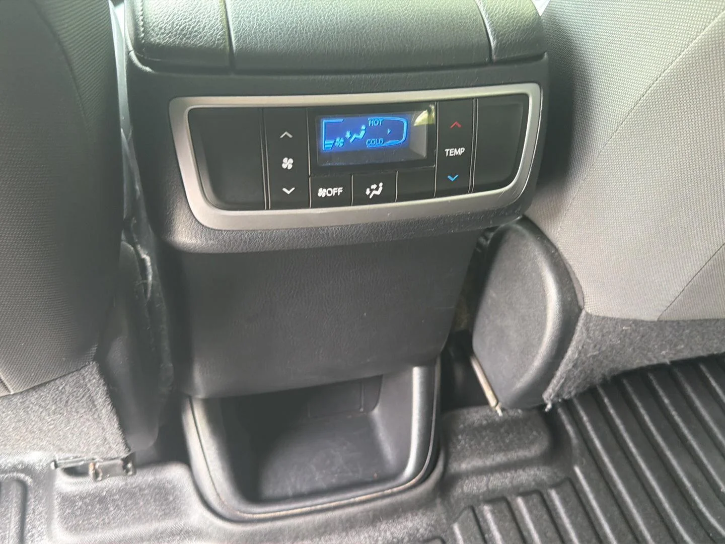 Used 2019  Toyota LE image 21
