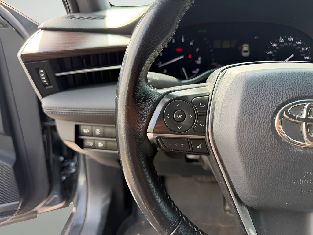 Used 2019 Gray Toyota XLE image 12