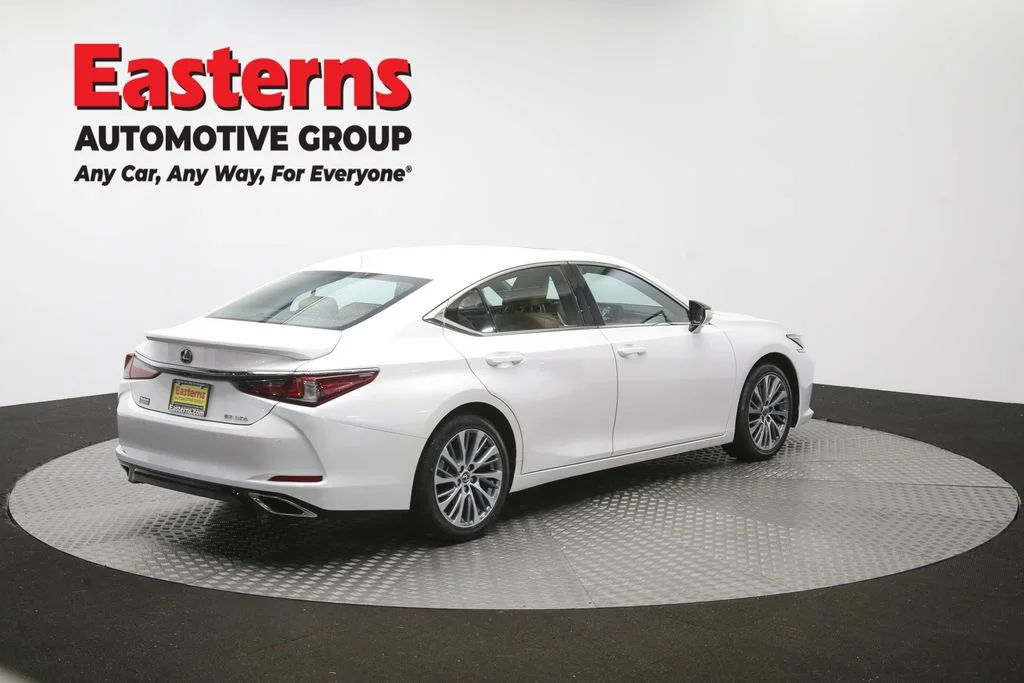 Used 2021 White Lexus 350 image 43