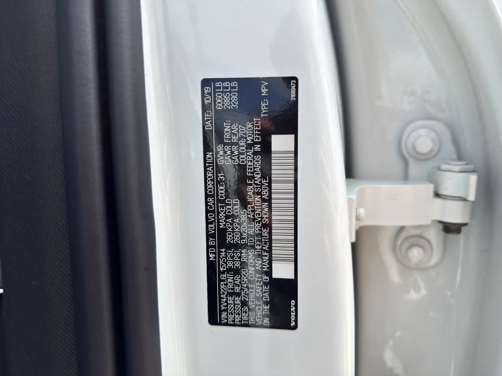 Used 2020 Crystal White Metallic Volvo Inscription image 31