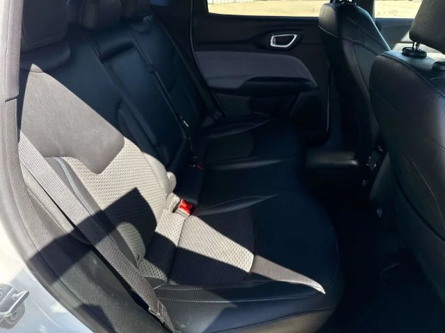 Used 2025 White Jeep Latitude image 16