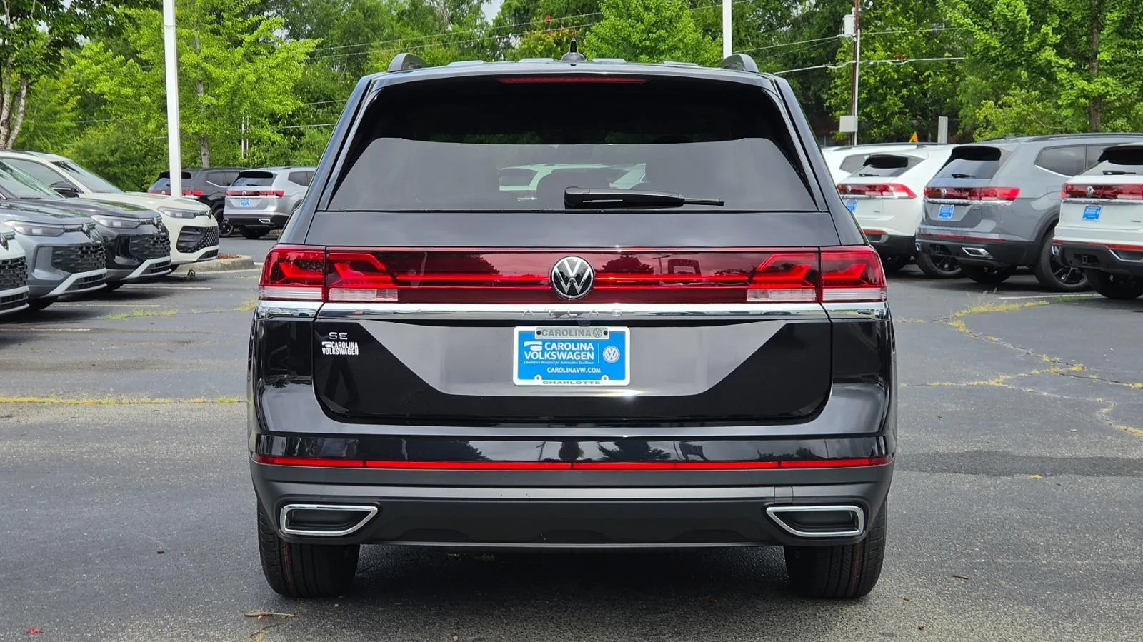 New 2026 Deep Black Pearl Volkswagen 2.0T SE image 4