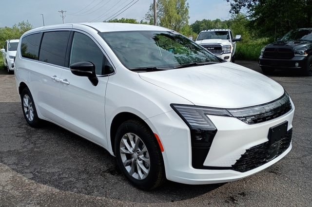 Used 2027 White Chrysler Select image 3