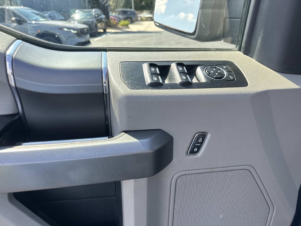 Used 2017 Blue Ford XLT image 19