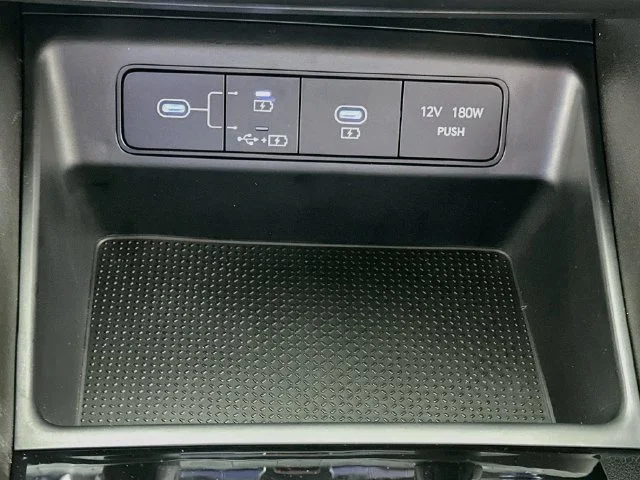 New 2027 Black Hyundai SE image 18