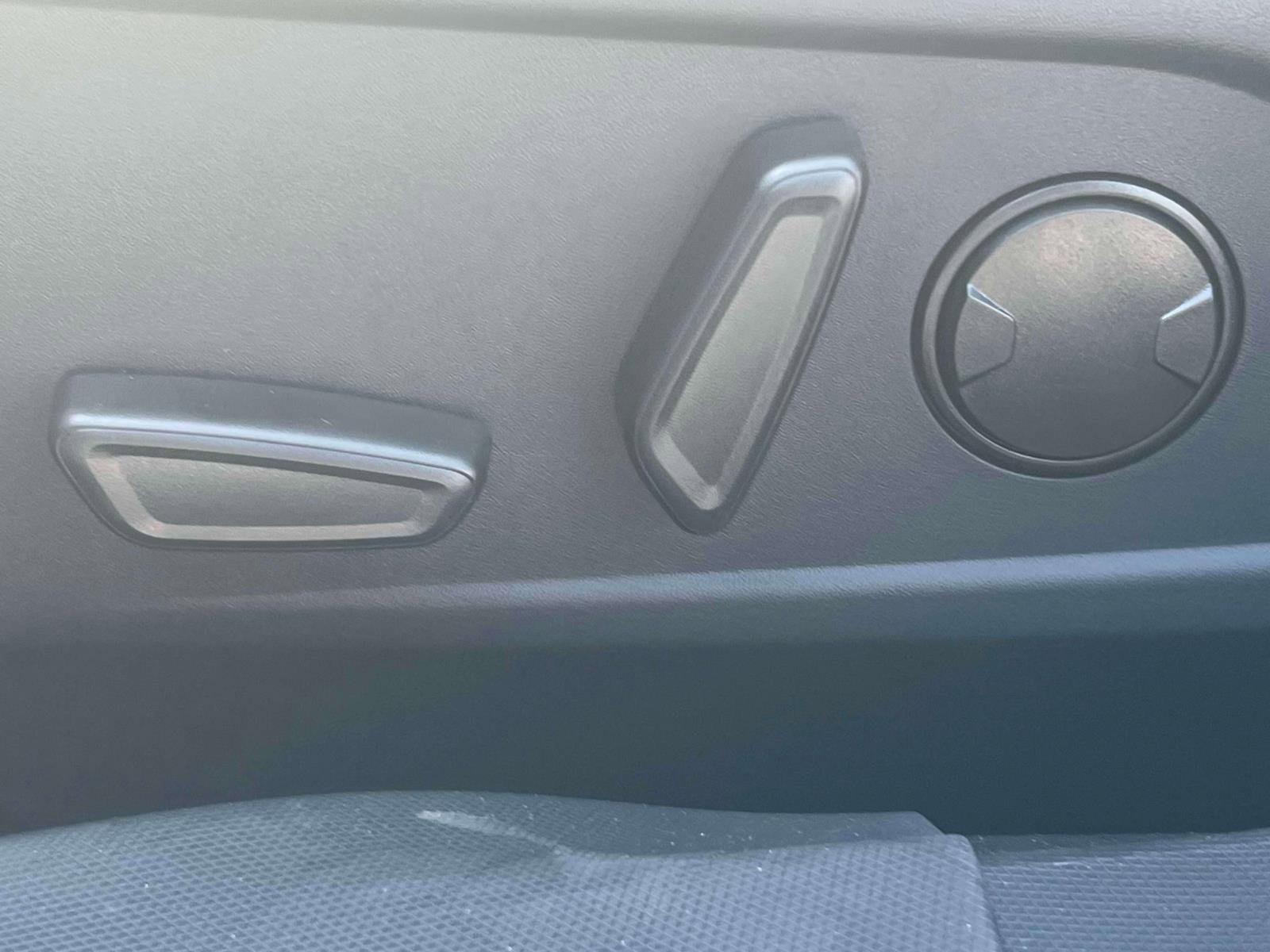 2025 Ford Mustang Mach-E Premium - Photo 11