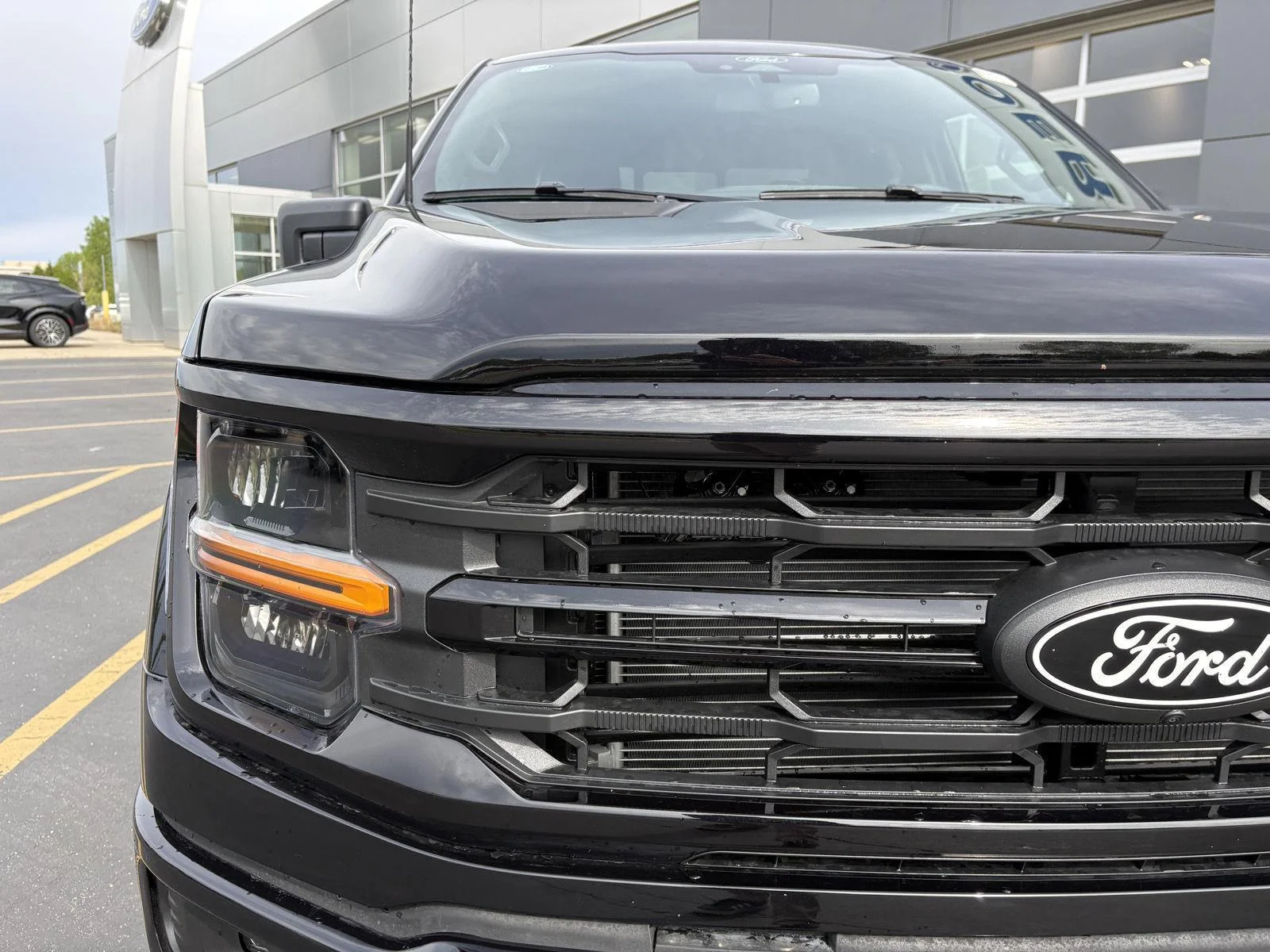 New 2026 Agate Black Ford XLT image 26