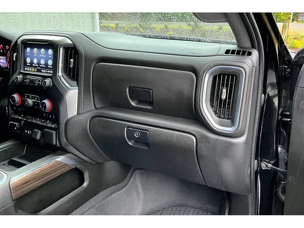 Used 2022  Chevrolet LT Trail Boss image 16
