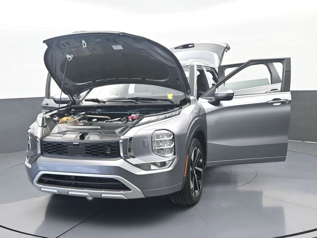 Used 2022 Silver Mitsubishi SEL image 74
