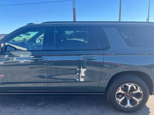 Used 2026 Midnight Pine GMC AT4 Ultimate image 7