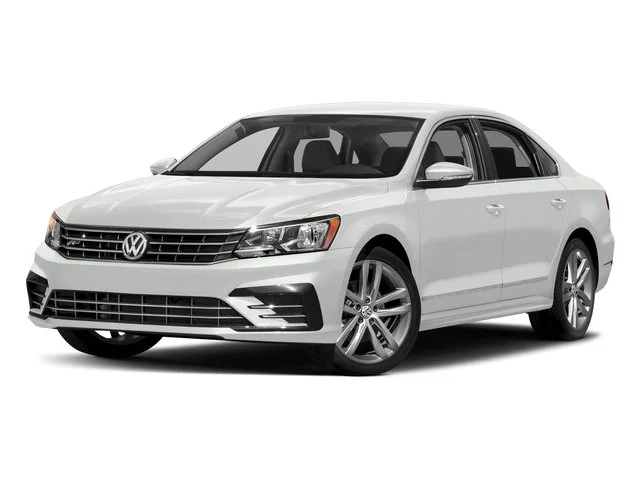 2018 Volkswagen Passat 2.0T R-Line Auto's photo