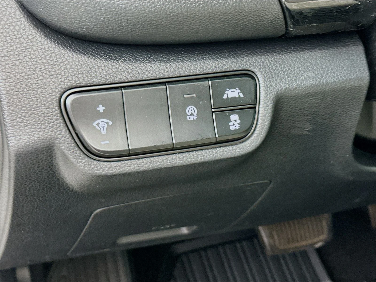 Used 2021 Snow White Pearl Kia EX image 10
