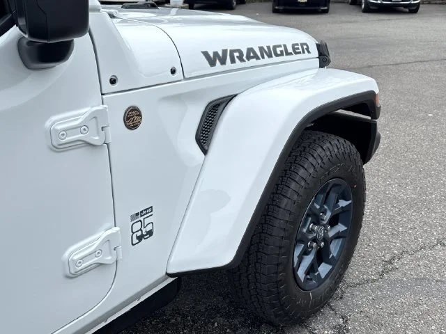 New 2026 Bright White Clear-Coat Exterior Paint Jeep 85th Anniversary Edition image 13