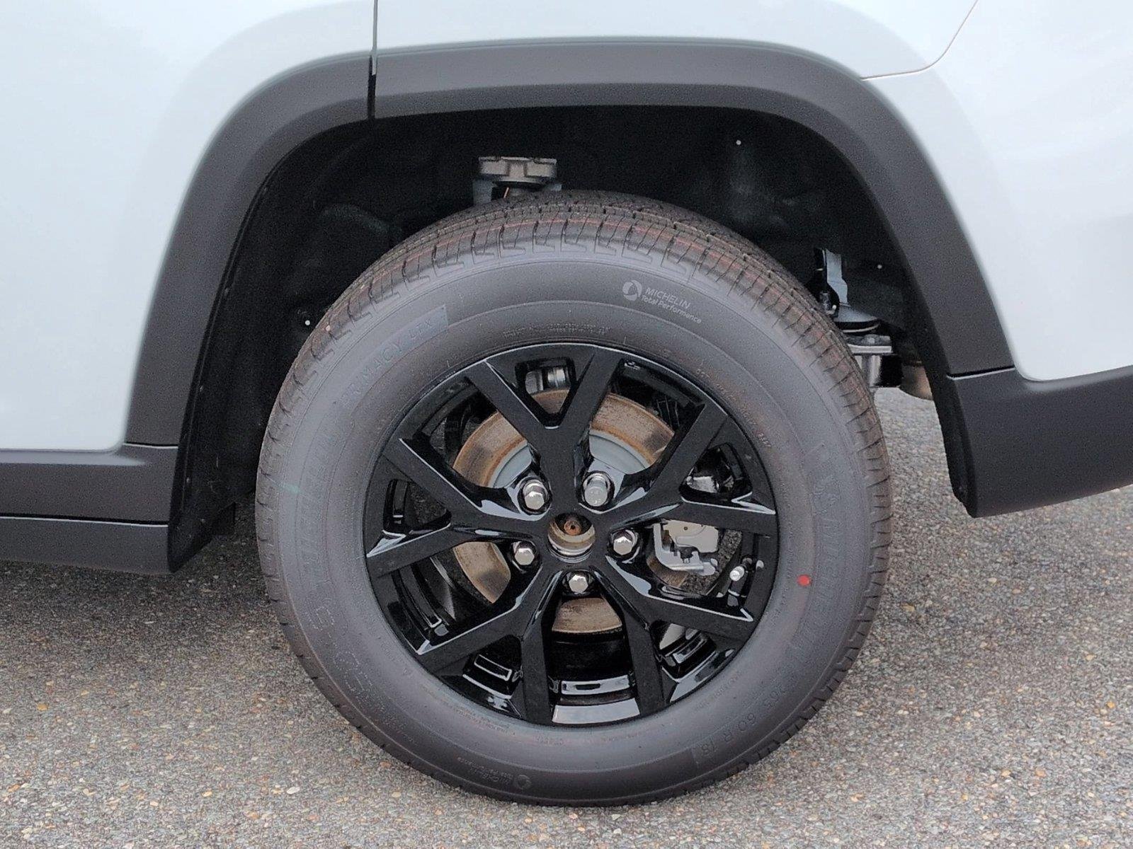 New 2026 Bright White Clear-Coat Exterior Paint Jeep Laredo Altitude image 11
