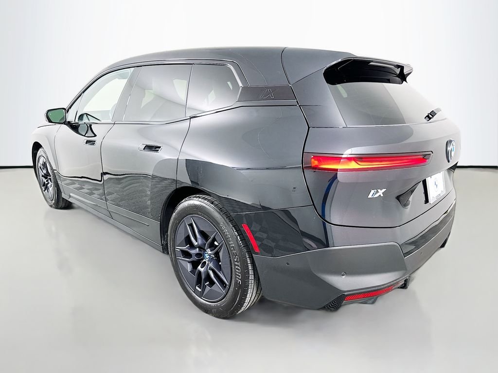 Certified Used 2023 Black Sapphire Metallic BMW xDrive50 image 7