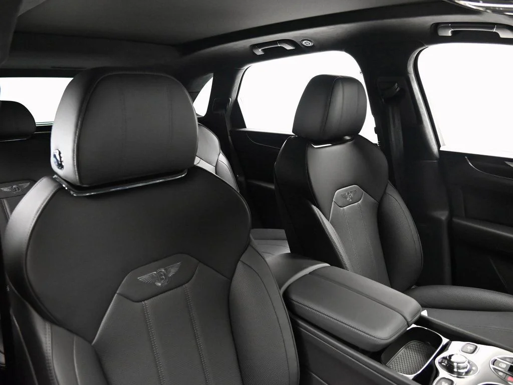 Used 2025 Beluga Bentley V8 image 17