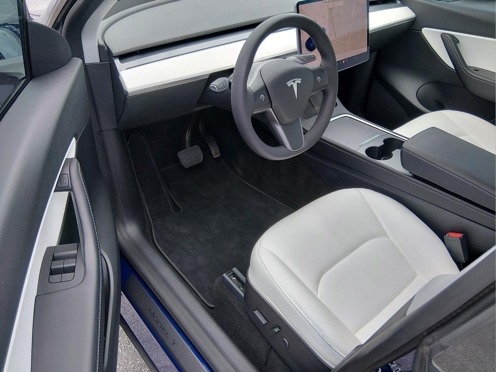 Used 2021  Tesla Long Range image 14