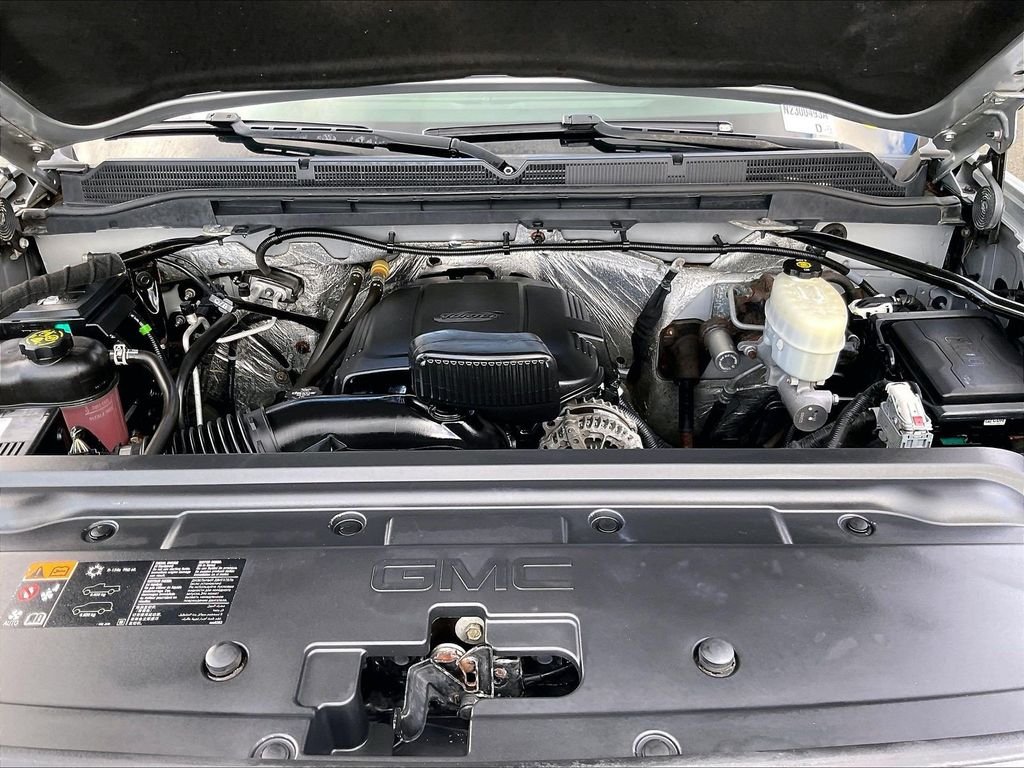 Used 2017 Silver GMC SLE image 29