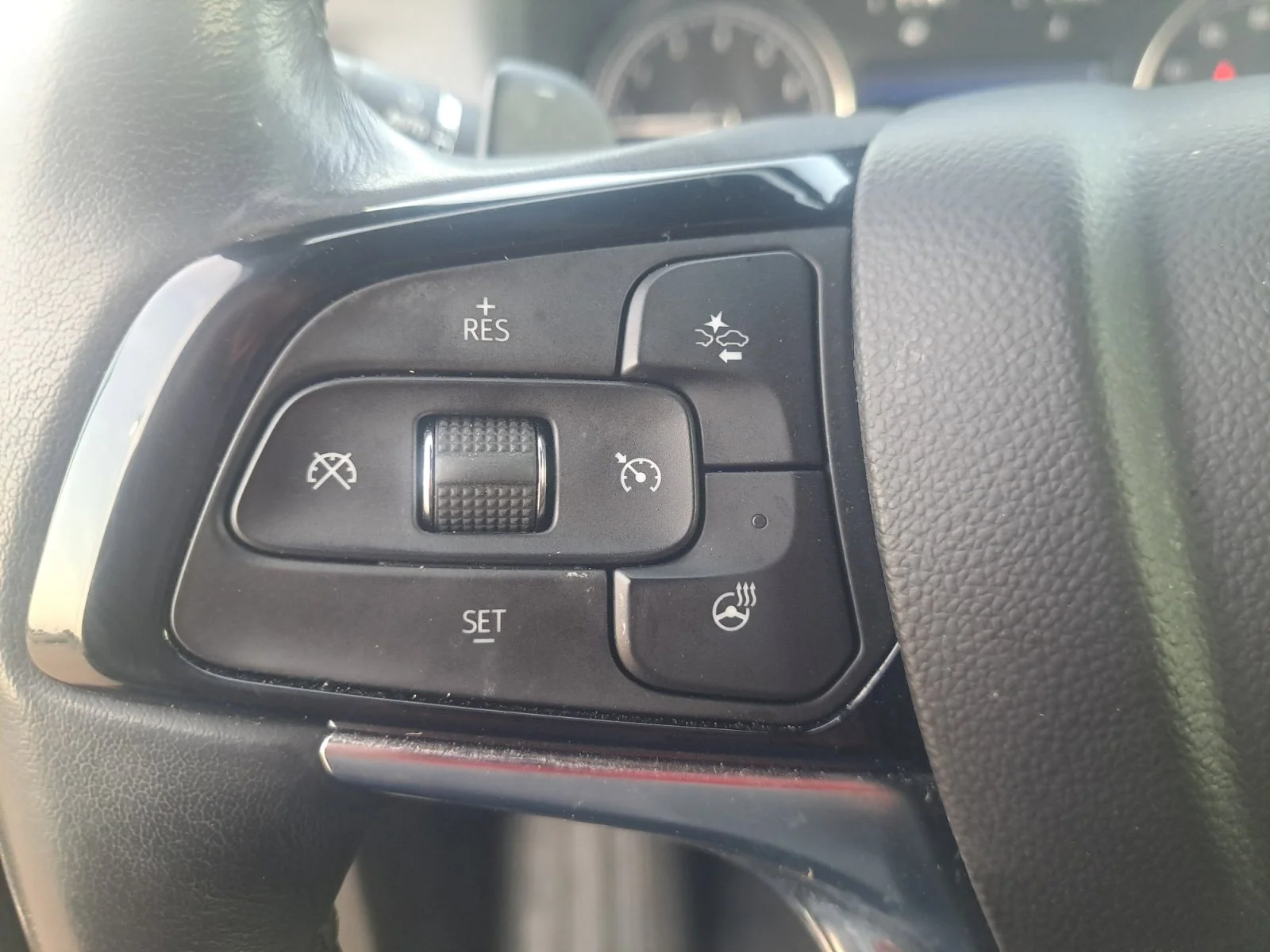 Used 2024 Moonstone Gray Metallic Buick Essence image 26