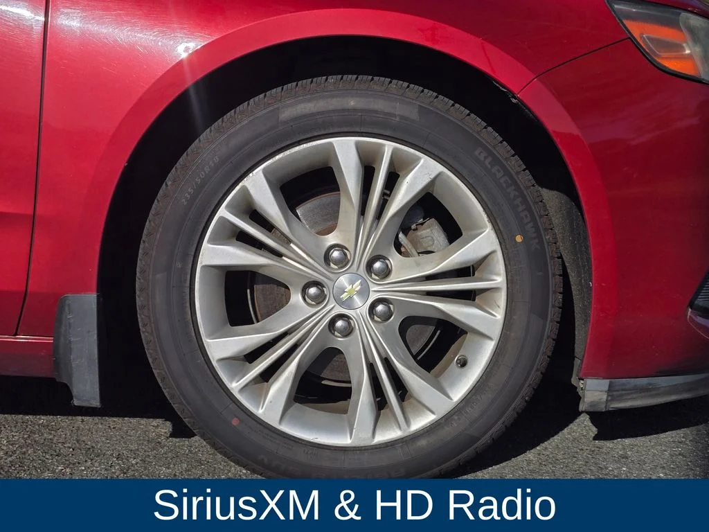 Used 2014 Red Chevrolet LT image 8