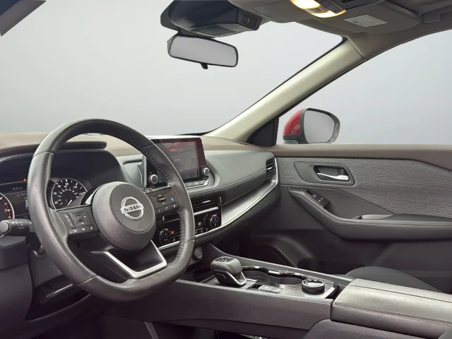 Used 2021 Red Nissan SV image 9
