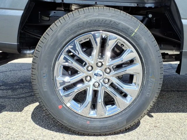 New 2026 Carbonized Gray Metallic Ford XLT image 28