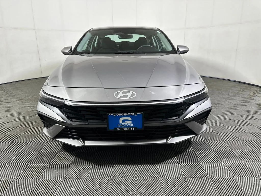 Used 2024 Fluid Metal Hyundai SEL image 3