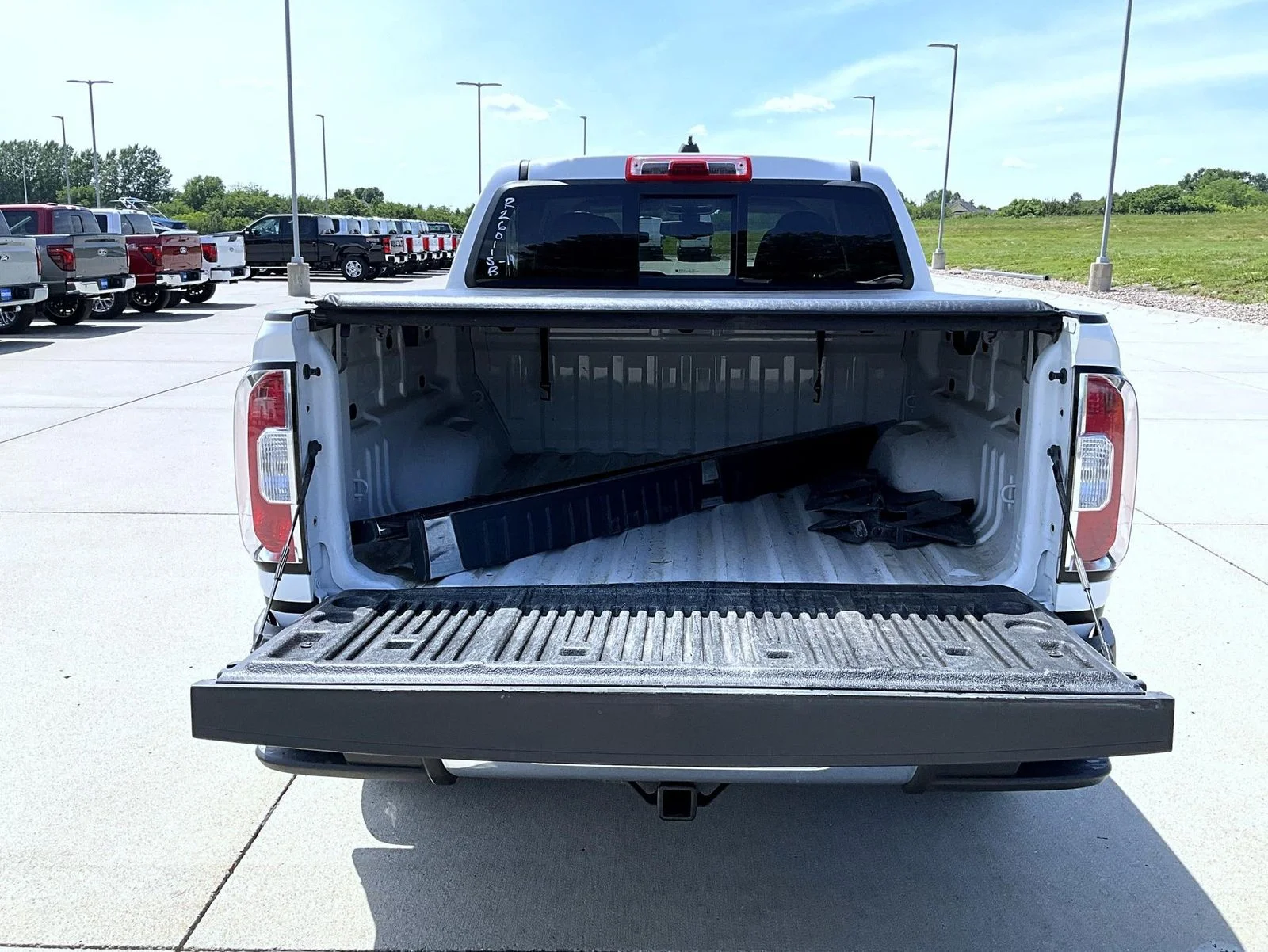 Used 2019 White GMC SLE1 image 22